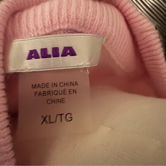 Alia 100% Acrylic Pink Cable Knit Sweater - Picture 5 of 5